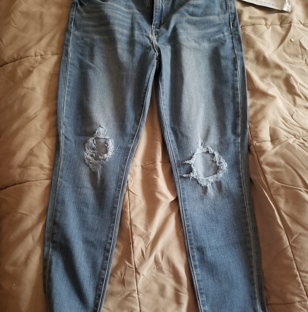 NWT Levi mid rise skinny crop size 12